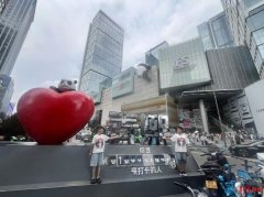 成都入选暑期热门城市榜单 泰国游客组团来避暑