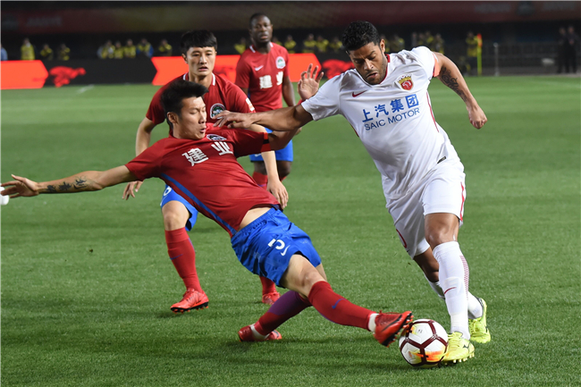 中超：浙江绿城3比1逆转云南玉昆 米特里策梅开二度